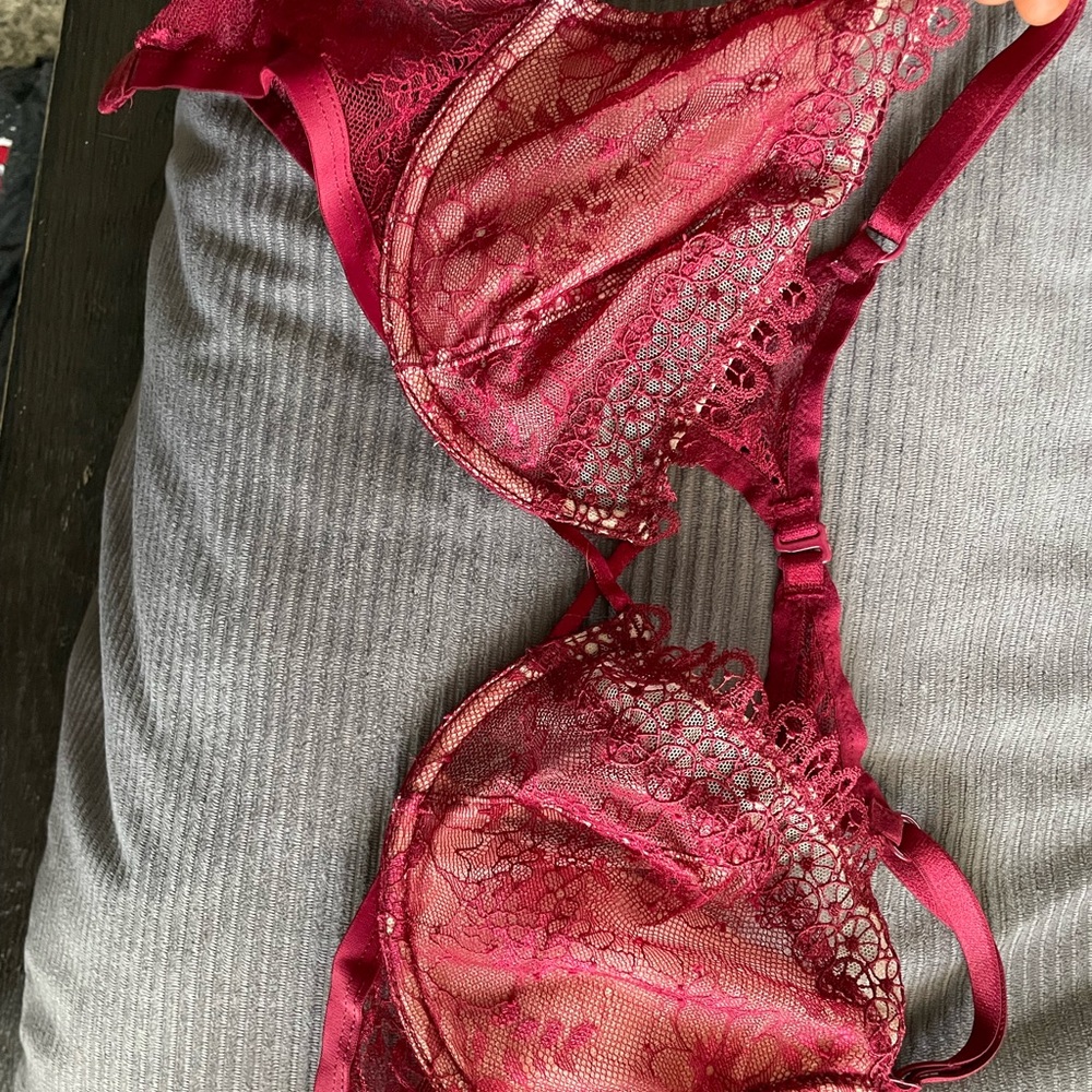 VICTORIAS SECRET BRA